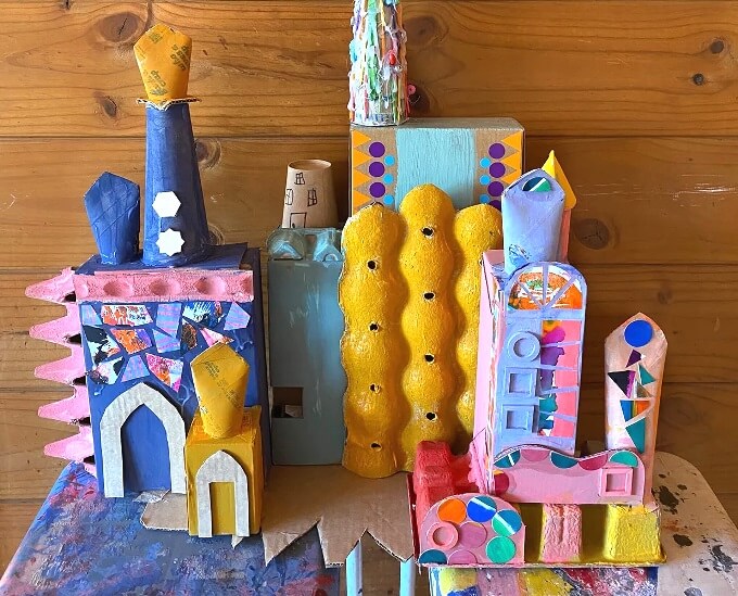 Here are some amazing Antoni Gaudí Art Projects for Kids to help us learn about the artist without whom Barcelona would be incomplete!