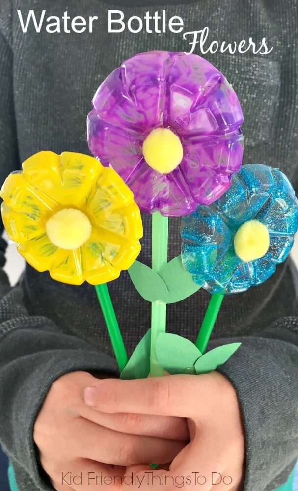 Don't throw away those plastic bottles - put them to good use with these plastic bottle crafts for kids! Perfect for World Environment Day!