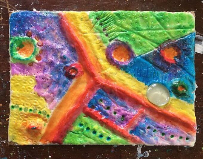 Here are some amazing Antoni Gaudí Art Projects for Kids to help us learn about the artist without whom Barcelona would be incomplete!