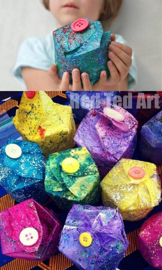 Don't throw away those plastic bottles - put them to good use with these plastic bottle crafts for kids! Perfect for World Environment Day!