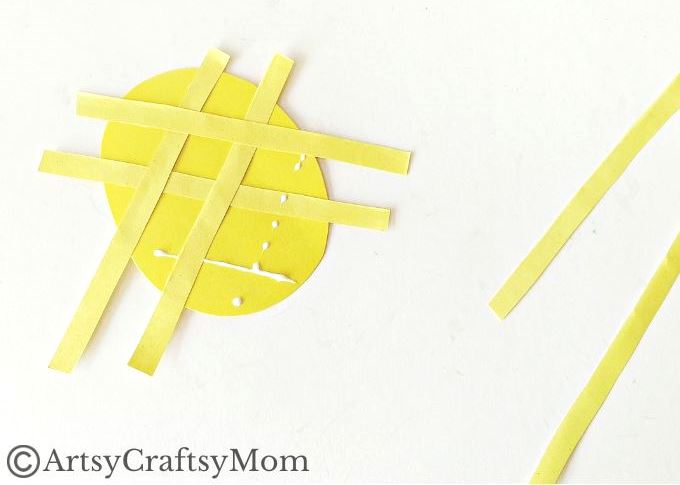 This juicy handprint pineapple craft for kids is perfect for the summer and looks good enough to eat! Ideal project for young kids and preschoolers!