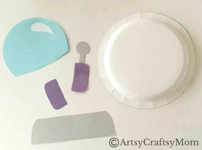 This paper plate astronaut helmet craft is one of the easiest crafts for little space enthusiasts to make! All you need is a paper plate and craft paper!