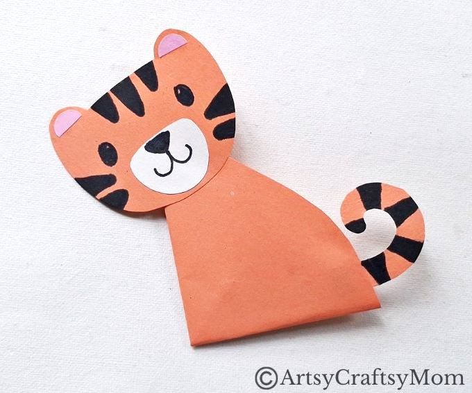 Tiger Corner Bookmark Papercraft 10 Whether it's International Tiger Day or World Wildlife Day, this tiger corner bookmark is the perfect craft to make! Perfect for learning about India too!