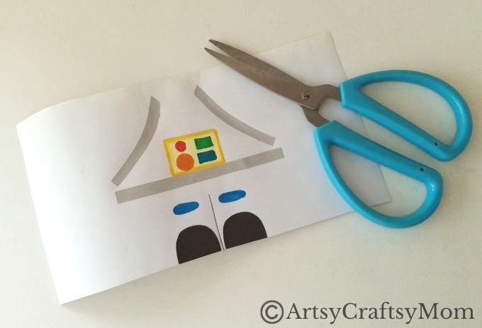 If you'd like your own little astronaut to play with, we've got a cute little toilet paper roll astronaut craft for you! Comes with a little moon to explore!