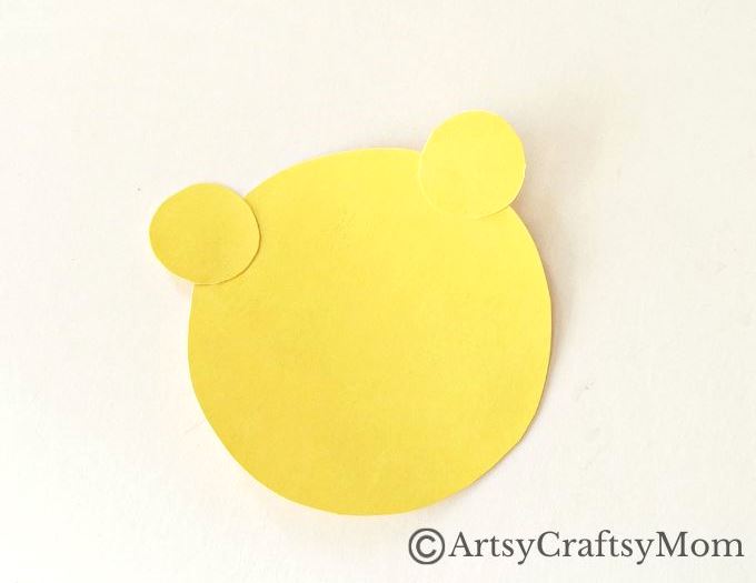 This lion shape papercraft is a two-in-one project for little kids, where they can learn about lions and about shapes, while having fun!