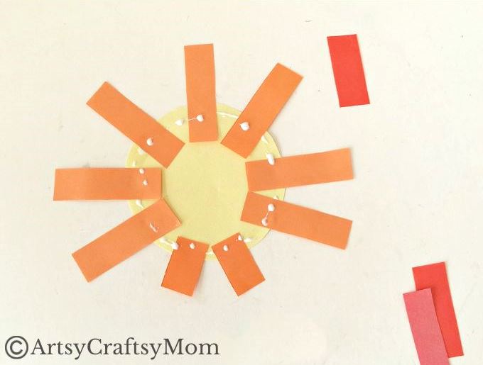 This lion shape papercraft is a two-in-one project for little kids, where they can learn about lions and about shapes, while having fun!
