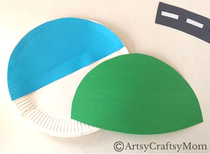 Grab any spare paper plates you have because we're going to make a fun moving school bus craft! It's perfect for Back To School Season!