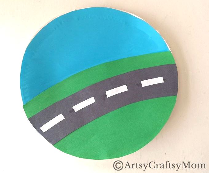Grab any spare paper plates you have because we're going to make a fun moving school bus craft! It's perfect for Back To School Season!