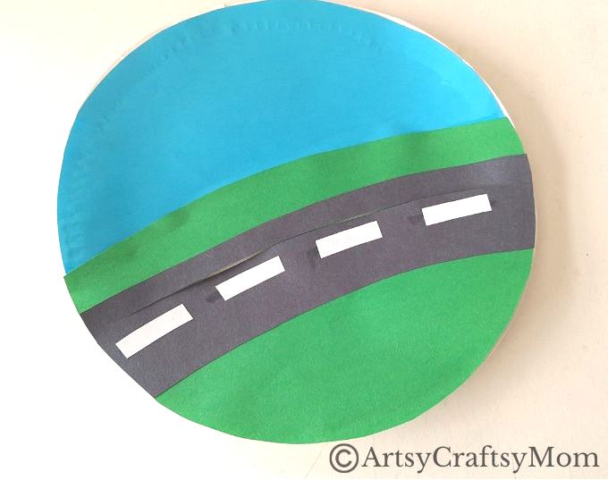 Grab any spare paper plates you have because we're going to make a fun moving school bus craft! It's perfect for Back To School Season!
