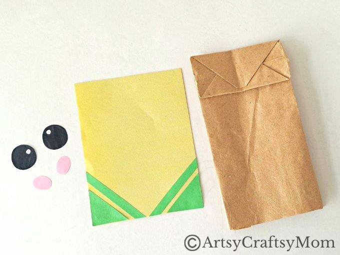 We've got the perfect Back to School project for you - a cute little notebook and crayons paper bag craft! Comes with a printable template!